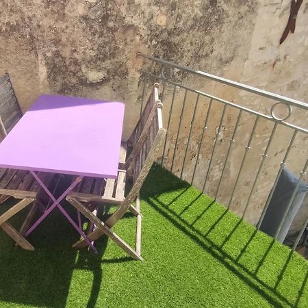 T3 Avec Sa Terrasse Au Coeur Du Village Medieval Sauzet  Exteriör bild