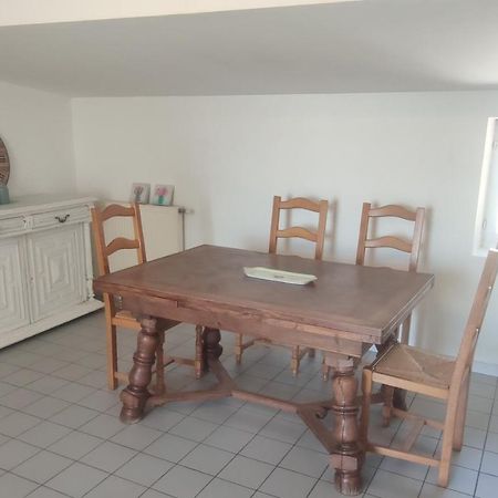 T3 Avec Sa Terrasse Au Coeur Du Village Medieval Sauzet  Exteriör bild