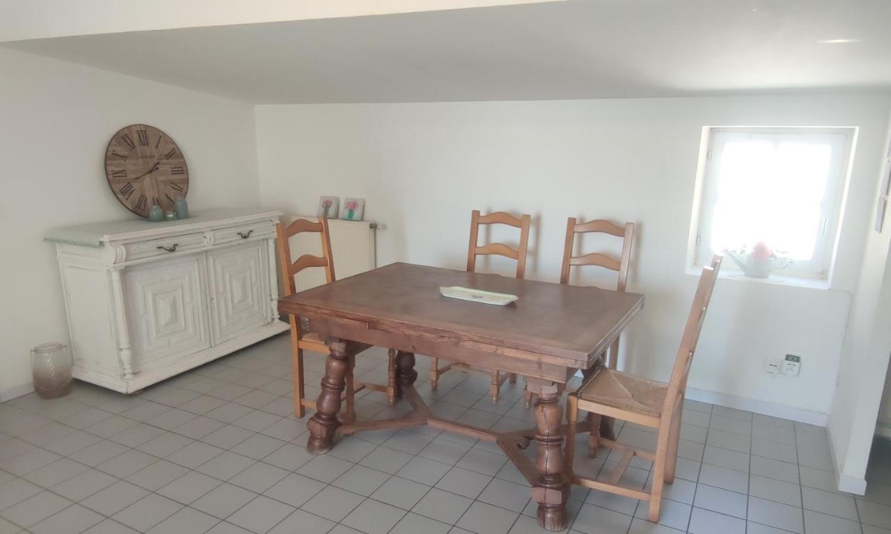 T3 Avec Sa Terrasse Au Coeur Du Village Medieval Sauzet  Exteriör bild
